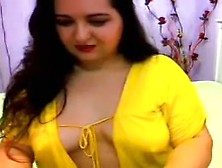 A Sexy Lady Performing On Livecam