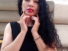 Amateur mature Latina lady shows body on webcam