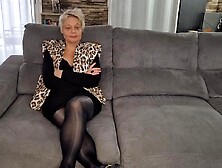 Movie excerpt offering advice on carpet munch, or how to properly eat a admirable snatch