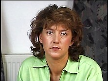 Reporterin interviewt und testet einen angehenden Pornodarsteller!