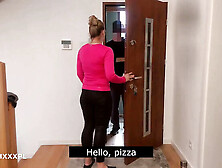 Hot Amateur Wife Sucks Pizza Delivery Guy For Cum Sauce On Pizza