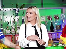 Free using a wet snatch by the bar