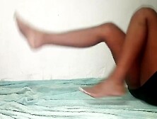 Hawt brunette hair shows off her constricted pants