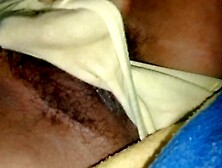 Su novio de mi amiga me encuentra tocandome bien mojadita