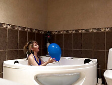 Bathtub With Bubbles And Balloon - Sex Movies Featuring Findom Goaldigger