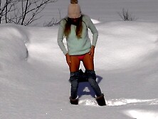 Winter Pee of Katya Clover