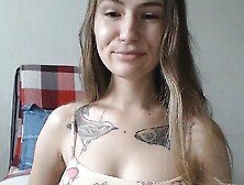 Sexy Brunette Babe Finger Fucks Till Cum