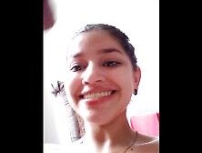 Explota en mi boca quiero tu delicioso semen, obreros mirando como me gusta chupar