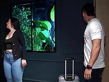 Large-bottomed stepmother shares couch after a mistake upon arrival from a voyage