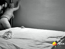 Mi compadre me folla de pie junto al balcon para que nos vean los vecinos y se lo digan a la comadre camara oculta amateur real