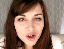 Close-up webcam kissing session with kinky young milf Ellie Idol