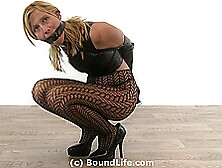 Blonde Armbinder Dance