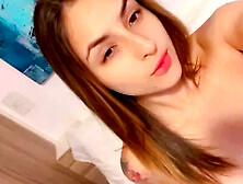 Novinha linda ficou toda molhadinha masturbando a buceta