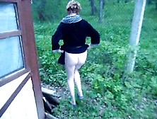 Amateur Pissing Outdoor