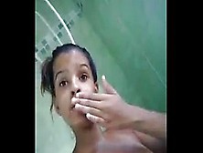 Ela Foi Pro Banheiro E Gravou Um Vídeo Peladinha Mostrando A Xota