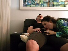 Novinha Safada In Do Tinder Flagrada Sentando Gostoso E Engolindo Porra Enquanto Assistia Um Filme