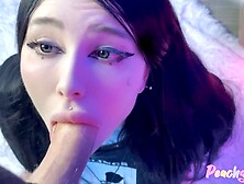 Dybt bj fra en sød teenagepige med en ansigtsbehandling