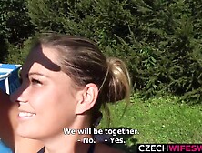 Uma transa de jardineiro para uma loira tcheca