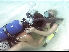 Retro Scuba Girls