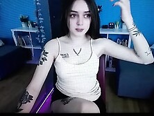 Beautiful Russian Girl With Tattoos Webcam