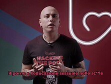Vengo invitata in piscina dalla milf Ruber Flamma... e finiamo fradice a fare sesso all'airbnb in POV