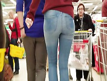 Sexy Round Ass In Supermarket