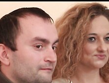 Ehefrau wird vor den Augen des Mannes gefickt