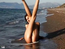 Sexysu4Ka Maria Caressing Waves