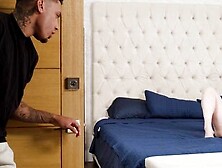 Lauren P Camming Roommate 2160p - Lauren Phillips