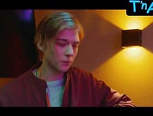 Anastasiya Krasovskaya Butt Scene  in Dayte Shou