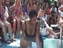 Hottest Ass Contest In Public !