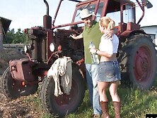 Valentina Blue is a hot AllAmerican beauty with Midwest