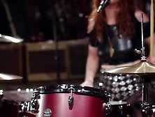 Deap Vally - Six Feet Under - Guitar Center