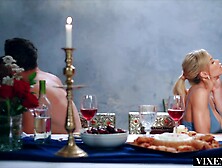 VIXEN Потрясающая брюнетка Tori Black в The Greatest Orgy Ever Filmed