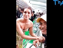 Kriti Sanon Breasts Scene in Kriti Sanon Hot Cleavage Show