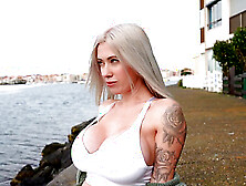 Big tits French babe gets fucked by a stranger on vacation !!