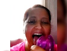 Jugando escupitazo con vibrator doble cabeza