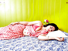 Desi Couple Hot Bedroom Sex - Amateur Indian Blowjob & Pussy Eating in HD