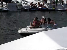 Girls Flashing On The Lake - Public