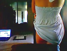 Pretty Babe Showing Her Wonderful Butt On The Spy Camera