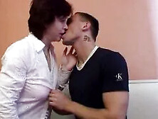 Stiefmutter Vogelt Mit Dem Jungschwanz